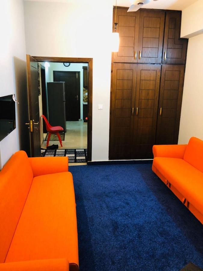 Tourist Inn Apartment Исламабад Екстериор снимка